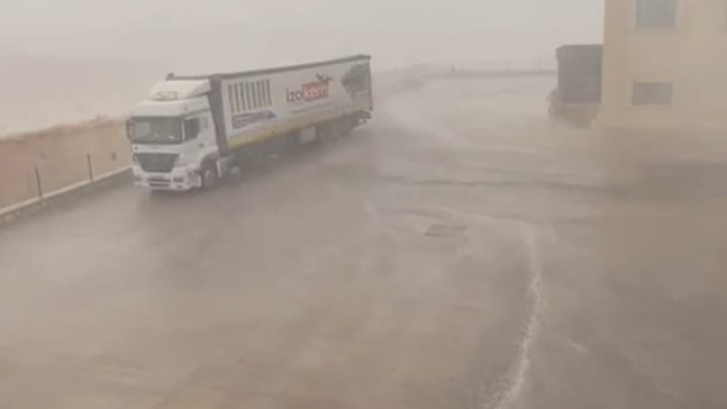 Şanlıurfa'da Dün Fırtına ve Sağanak Yağış Etkili Oldu
