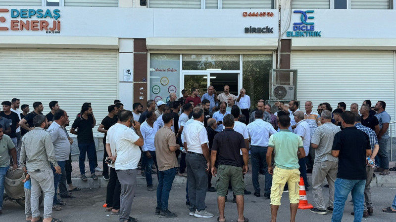 Birecik’te Elektrik ve Su Kesintileri Yetmedi, Ağır Faturalar Vatandaşı İsyan Ettirdi