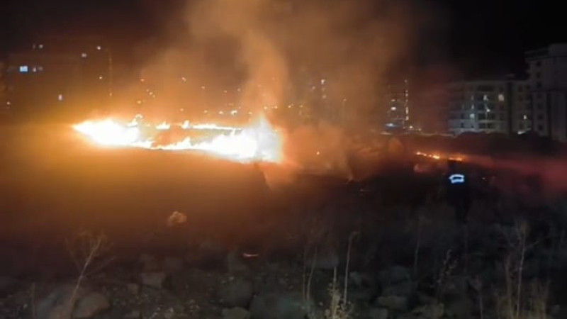 Şanlıurfa’da Boş Arazide Yangın Çıktı