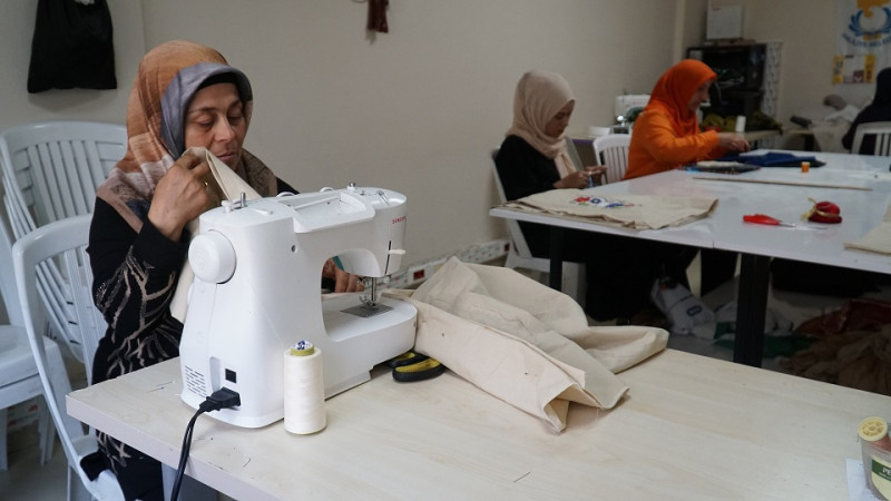 Ahmet Yesevi Millet Evindeki Kursiyer  Kadınlara Meslek Desteği Sağlanıyor