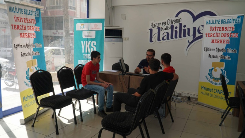 Haliliye Belediyesi, Öğrencileri Tercih Aşamasında Yalnız Bırakmıyor