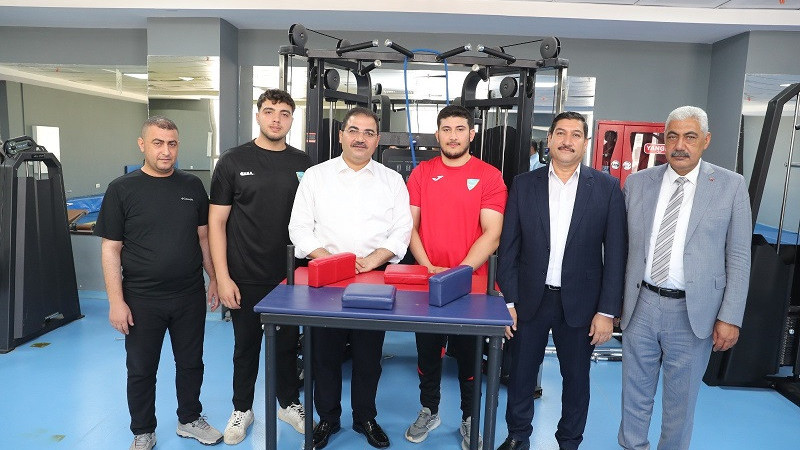 Başkan Canpolat, Dünya Şampiyonu Sporcuya Moral Ziyaretinde Bulundu