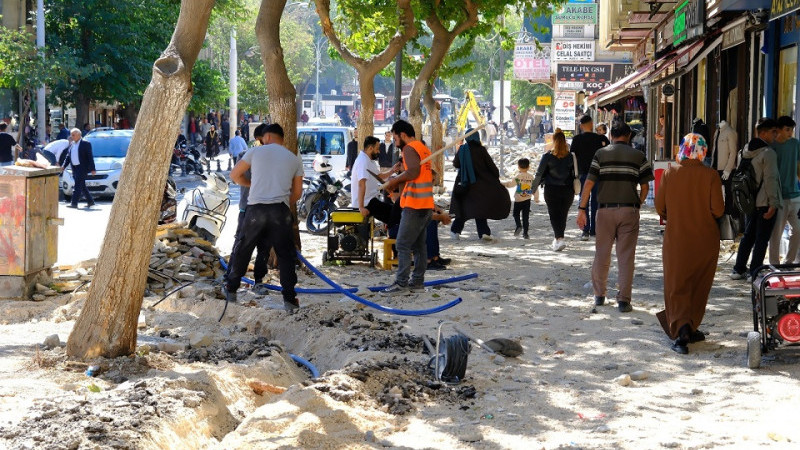 Divanyolu Caddesi İstiklal Caddesi’ni Andırıyor