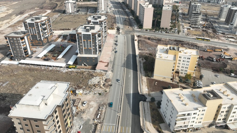 Büyükşehir Belediyesi'nden Seyrantepe Mahallesinde Trafik Düzenleme Çalışmaları