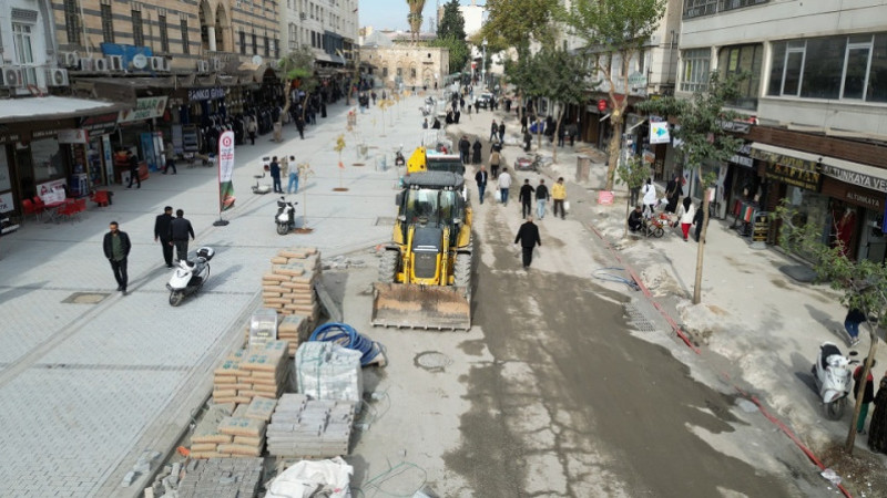 Divanyolunda Çevre Düzenleme Çalışmaları Sürüyor