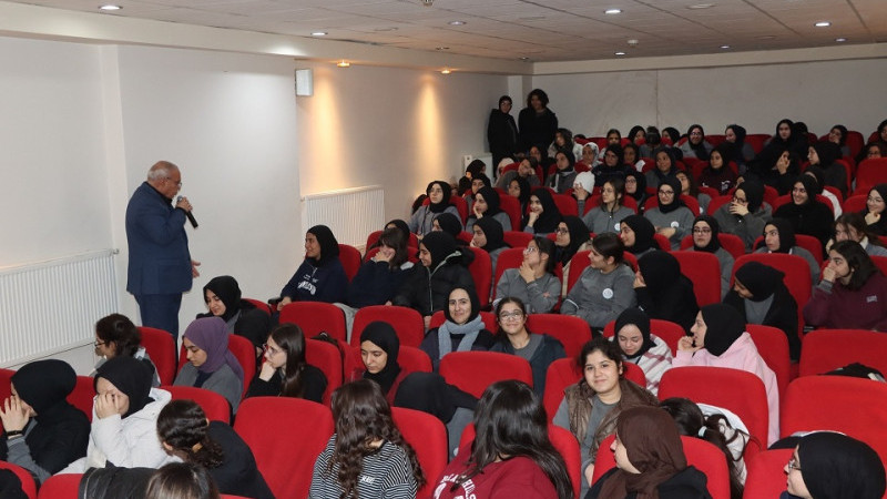 Karaköprü'de “Zararlı Alışkanlıklar ve Öfke Kontrolü” Semineri Düzenlendi
