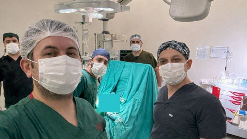 Ceylanpınar Devlet Hastanesi’nde Nitelikli ve Zorlu Bir Ameliyat Daha Başarıyla Gerçekleştirildi