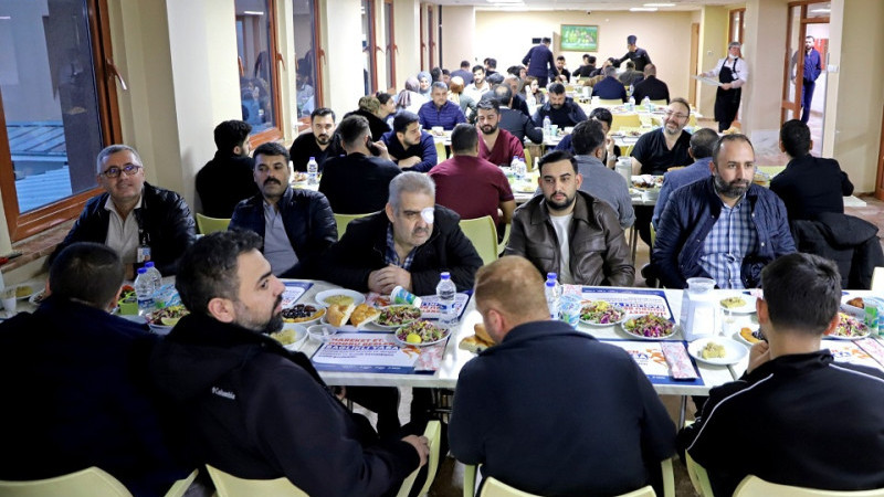 Şanlıurfa İl Sağlık Müdürü Berk, Sağlık Çalışanlarıyla İftar Programında Buluştu