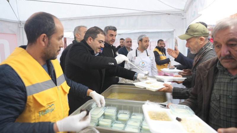  Canpolat ve Günbeği, Vatandaşlarla İftarda Buluştu