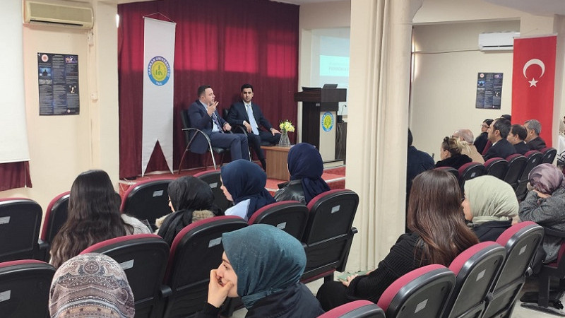 Birecik’te Gençlere Dijital Dolandırıcılık Uyarısı