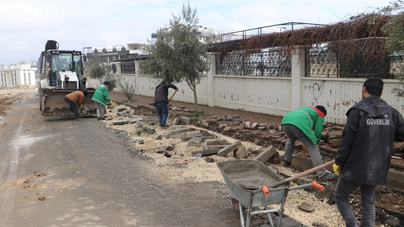 Karaköprü'de Yol ve Kaldırım Çalışmaları Devam Ediyor