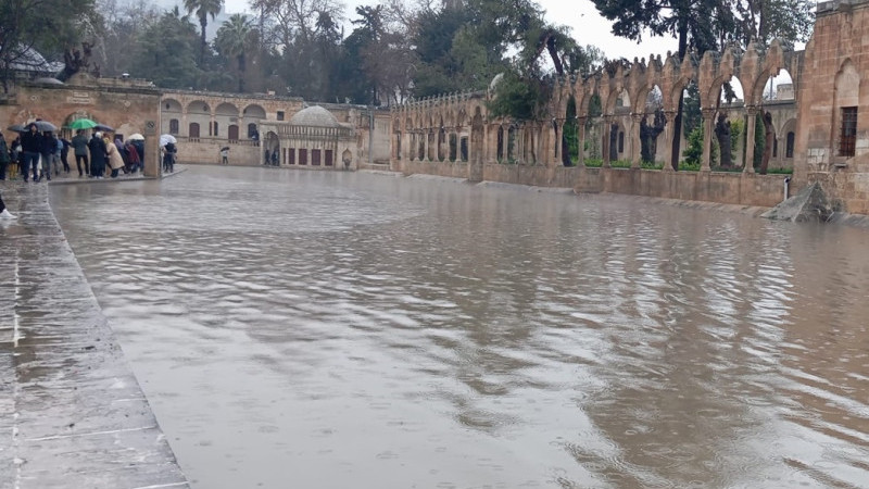 Şanlıurfa’da Sağanak Yağış Balıklıgöl’de Taşkına Neden Oldu
