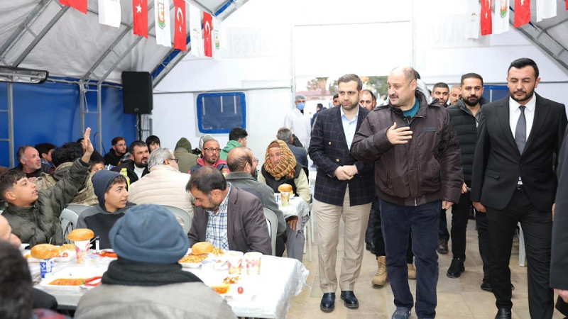 Başkan Gülpınar, İftar Sofrasında Vatandaşlarla Bir Araya Geldi 