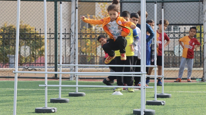 Karaköprü'de 5 Bin 500 Çocuk ve Genç Farklı Branşlarda Spor Eğitimi Aldı 