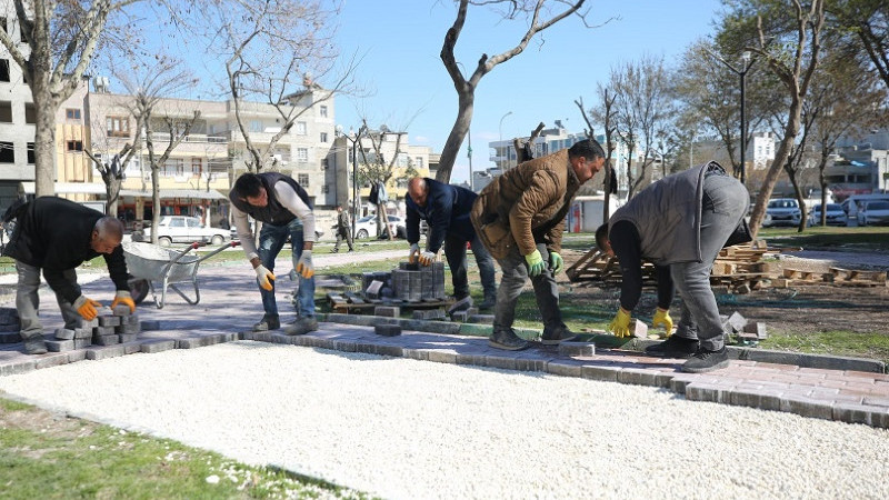 Eyyübiye’de Yol ve Park Yenilemeleri Sürüyor