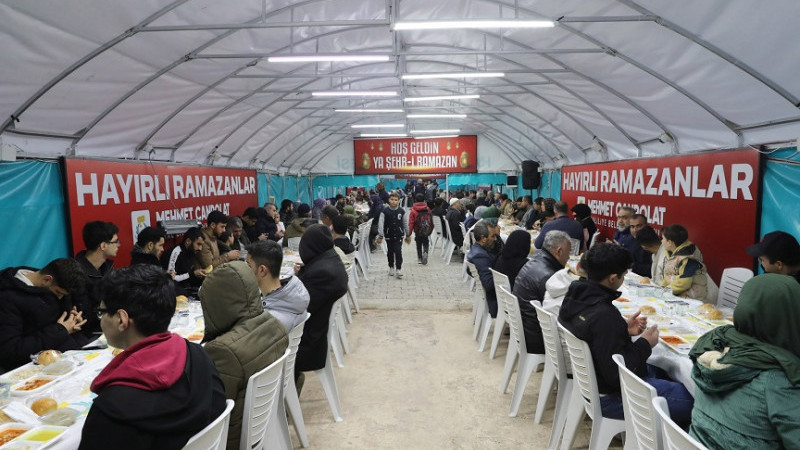 Milletvekili Yazmacı ve Başkan Canpolat, İftarda Vatandaşlarla Buluştu