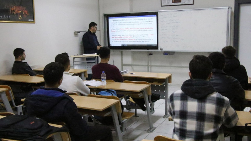 Haliliye’de Gençlere Yönelik Eğitim Destekleri Devam Ediyor