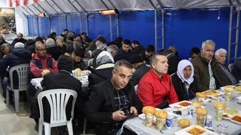 Vatandaşlar Şanlıurfa Büyükşehir Belediyesi İftar Sofrada Buluştu
