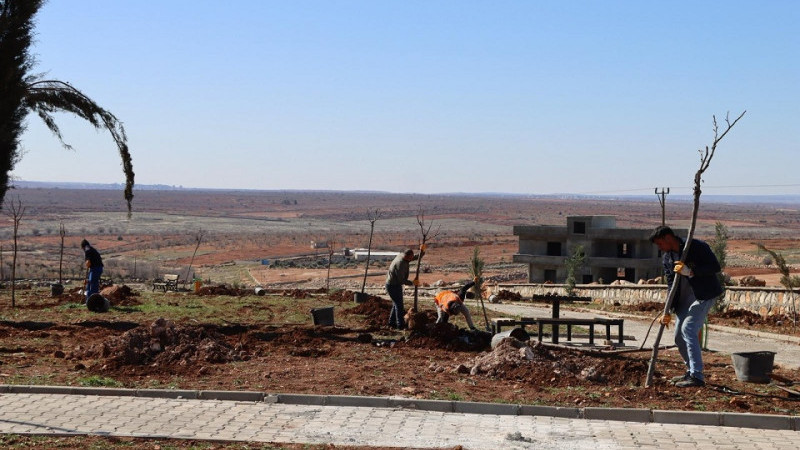 Yukarıgöklü Kent Parkında Yeşillendirme Çalışmaları Devam Ediyor