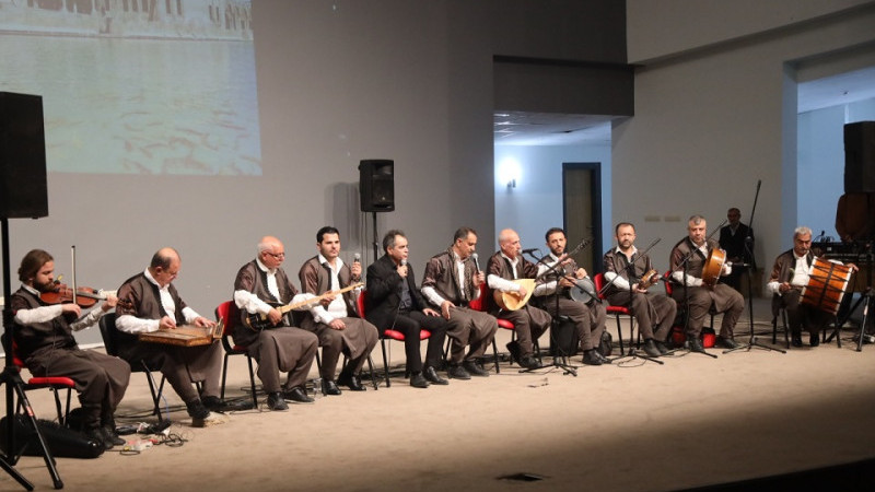 Munzur Üniversitesinde Urfa Ahengi Sıra Gecesi Topluluğu Sahne Aldı