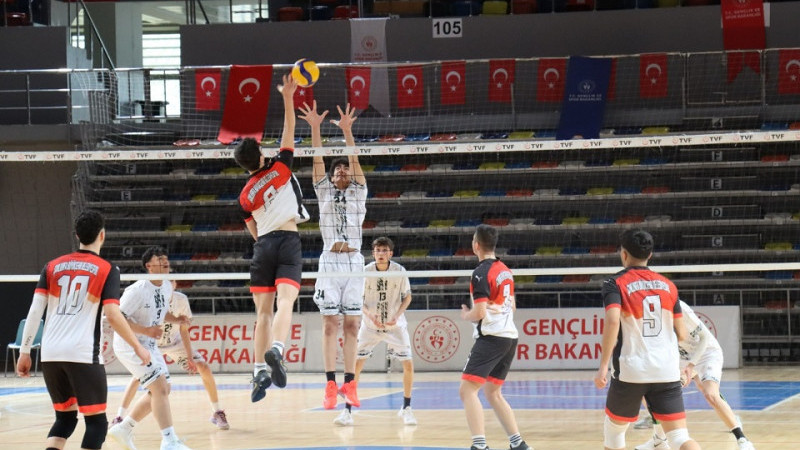  Şanlıurfa Büyükşehir Belediyesi Voleybol Takımında Galibiyet Sevinci