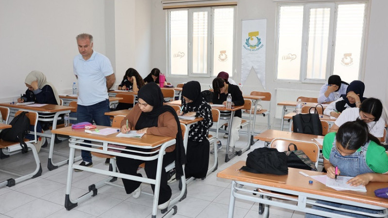 Haliliye'de Gençler YKS'ye Hazırlanıyor