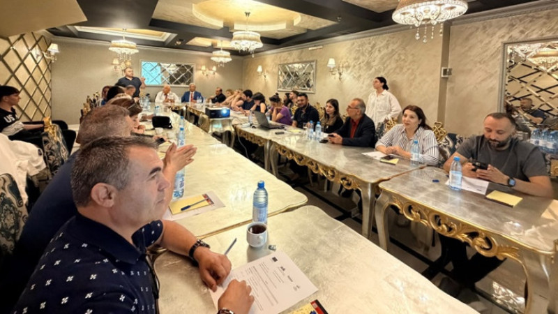 Türkiye'den Ermenistan'a Turizmcilerden Barış ve Normalleşme Ziyareti 