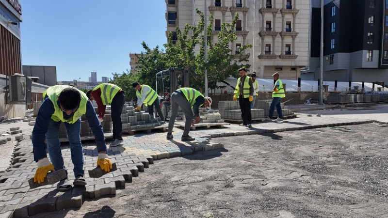 Karaköprü’de Yeni Yerleşim Alanlarında Yol Çalışmaları Sürüyor