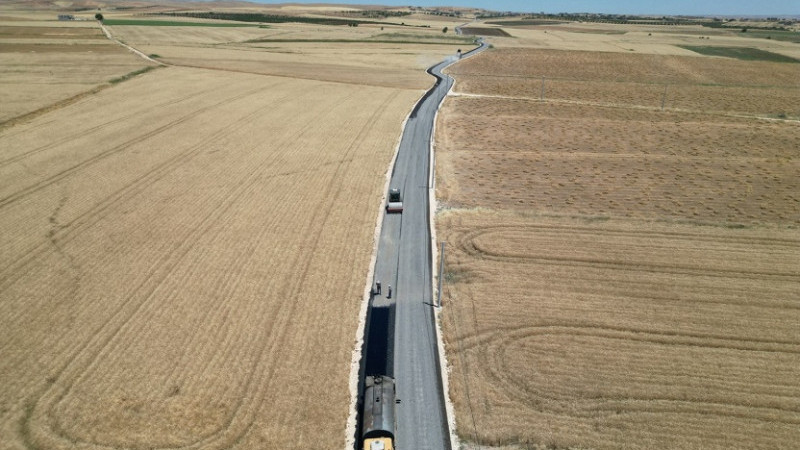 Şanlıurfa Büyükşehir Belediyesi Kırsalda Yol Yenileme Çalışmalarını Sürdürüyor