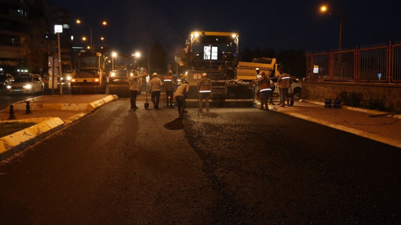 Şanlıurfa Büyükşehir Belediyesi'nden Esentepe Mahallesinde Asfalt Çalışması 
