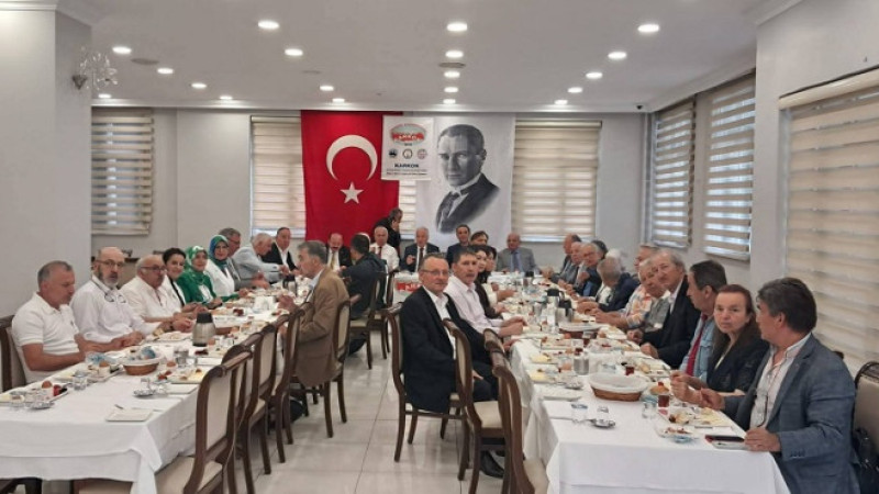 Dünya Karadenizliler Konfederasyonu Kahvaltıda Buluştu
