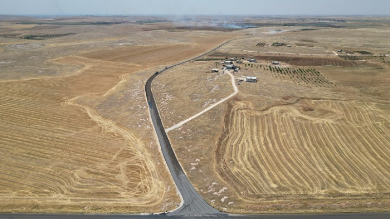 Şanlıurfa Büyükşehir Belediyesi'nin Kırsalda Yol Çalışmalarını Sürdürüyor