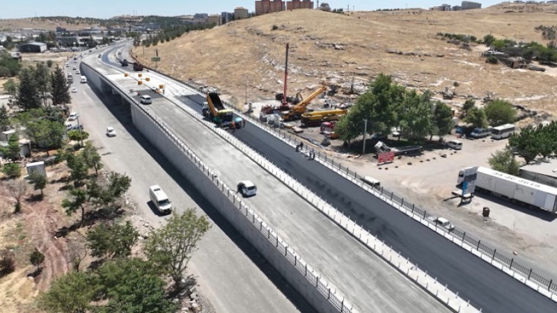 Evren Sanayi Sitesi Katlı Köprülü Kavşağında Asfalt Serimi Devam Ediyor