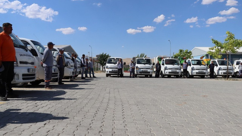 Şanlıurfa Büyükşehir Belediyesi Kent Genelinde İlaçlama Çalışmalarını Sürdürüyor