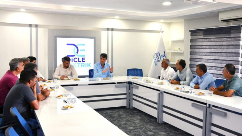 Muhtarlardan Dicle Elektrik’e Teşekkür Ziyareti