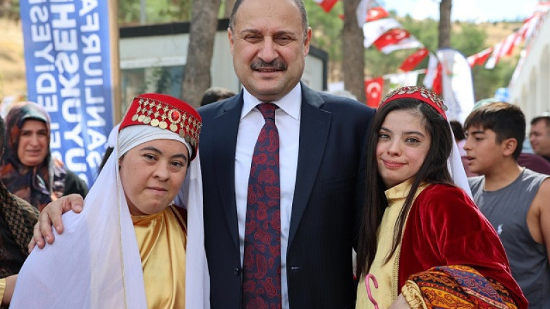 Şanlıurfa'da Otizm Merkezi ile Toplum ve Ruh Sağlığı Merkezi Hizmete Açıldı