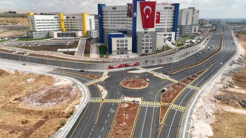 Büyükşehir Belediyesi Şehir Hastanesi Önünde Ulaşımı Güvenli Hale Getiriyor