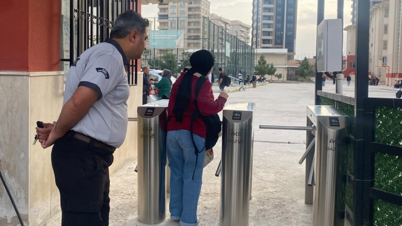 Şanlıurfa’da Bir İlk: Okul Girişlerine Kartlı Turnike Sistemi Kuruldu