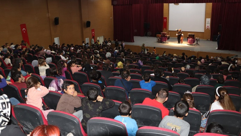 Karaköprü'de Çocuklar  İçin Sihirbazlık Etkinliği Düzenlendi